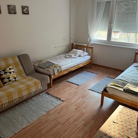 Var Apartman Мисколк Екстериор снимка