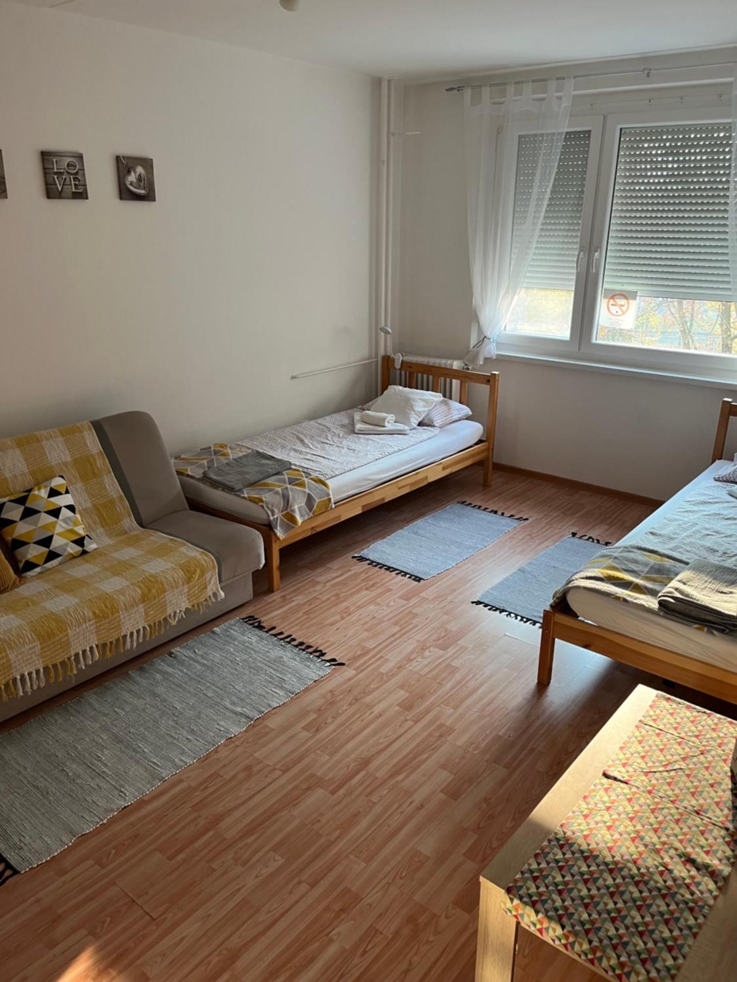 Var Apartman Мисколк Екстериор снимка