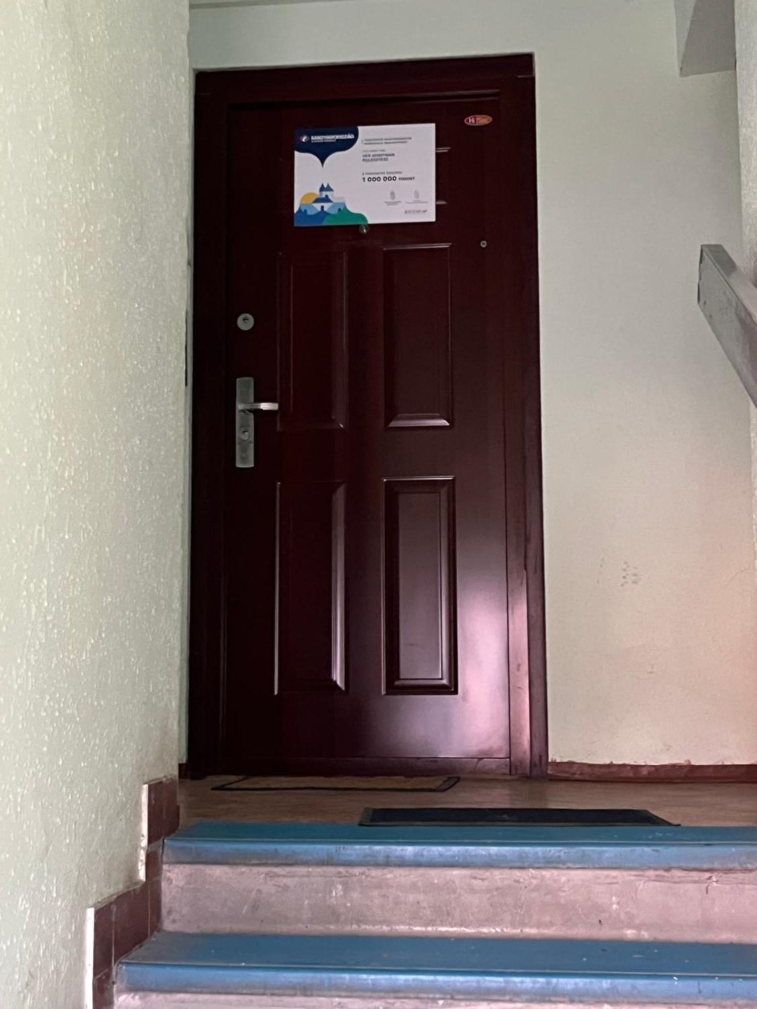 Var Apartman Мисколк Екстериор снимка