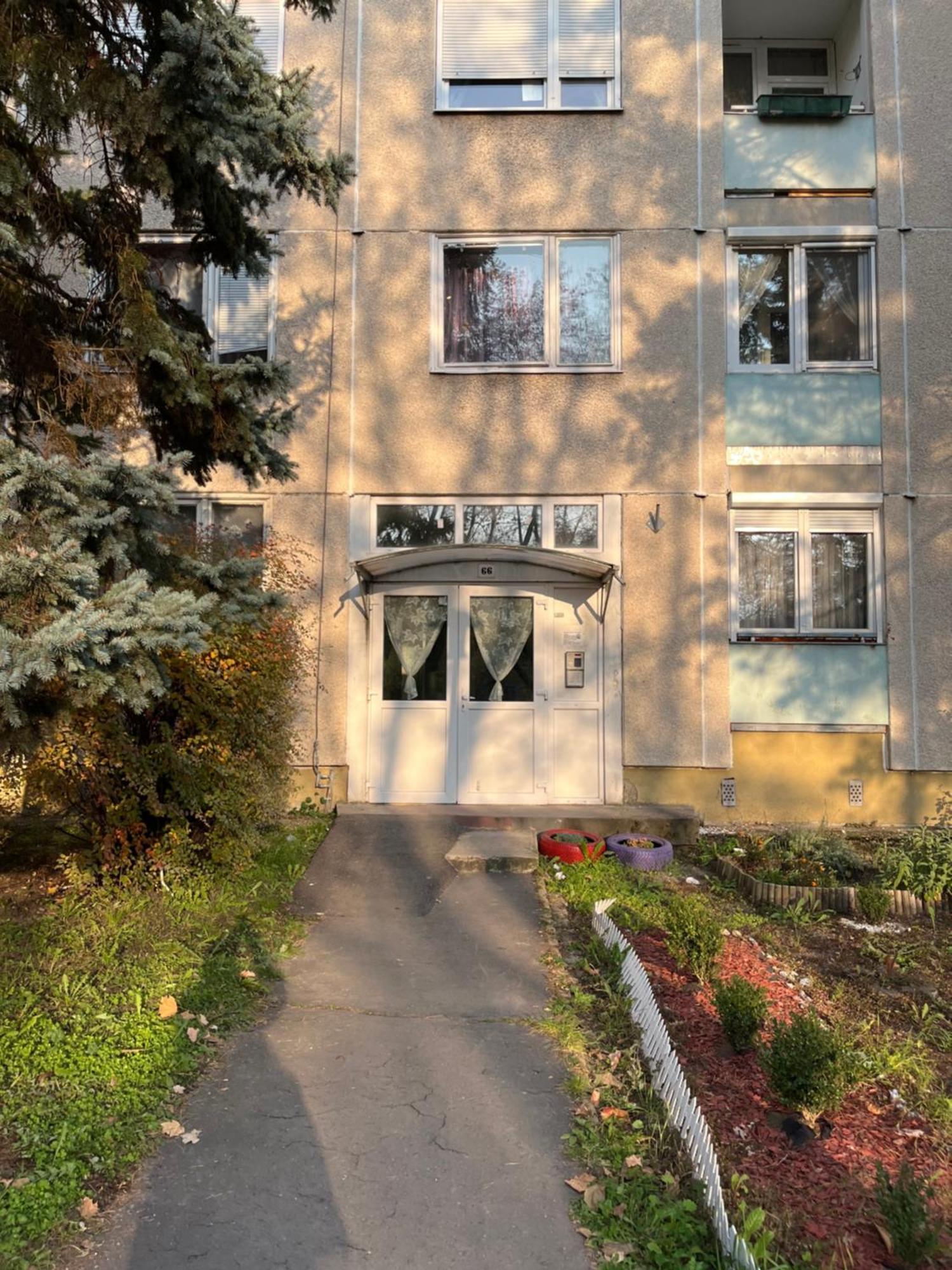 Var Apartman Мисколк Екстериор снимка